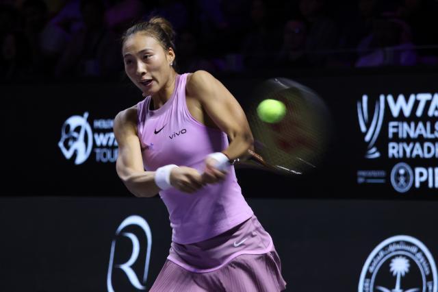 1730619946591017479.jpg (体育)(7)网球——WTA年终总决赛:萨巴伦卡胜郑钦文XxjpseC007001_20241103_PEPFN0A001.jpg